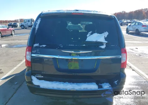 2014 Chrysler Town & Country Touring from USA, damaged, VIN 2C4RC1BG9ER218076